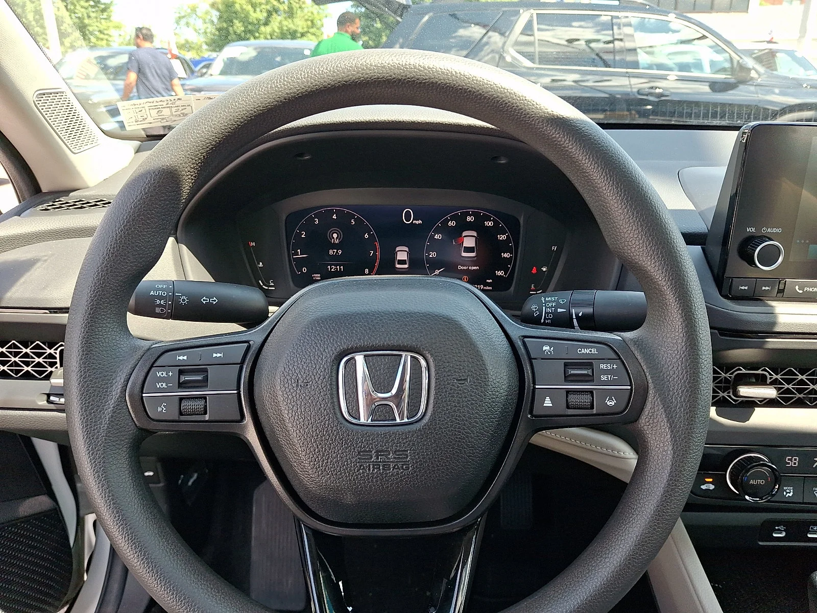 Used 2025 Platinum White Pearl Honda SE image 20