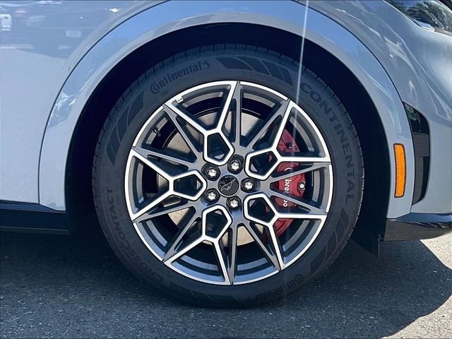 New 2026 Glacier Gray Metallic Tri-coat Ford GT image 26