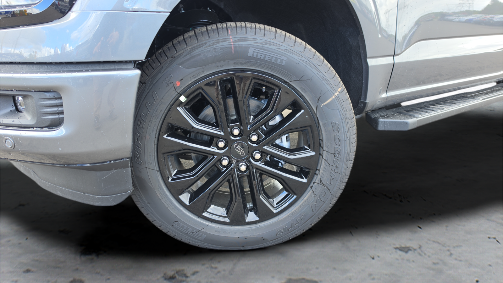 New 2026 Carbonized Gray Metallic Ford XLT image 18