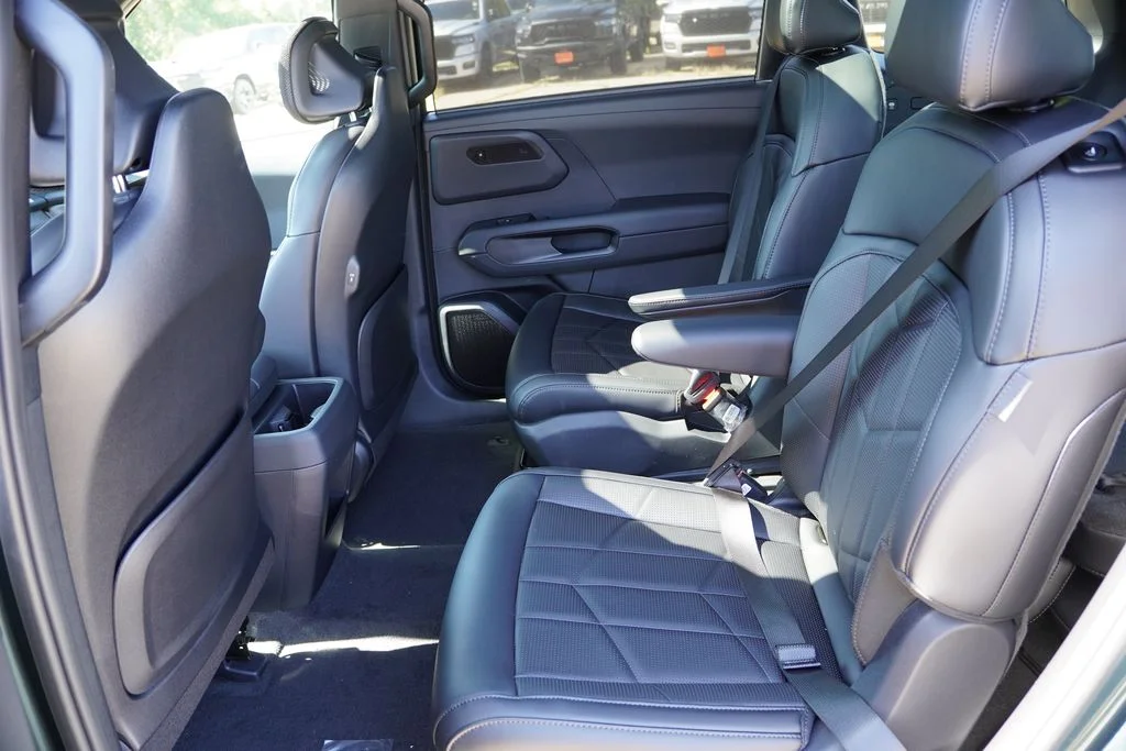 New 2027 Black Jade Green Kia X-LINE SX image 11
