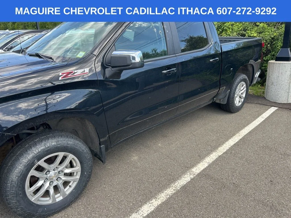 Used 2019 Black Chevrolet LT image 3