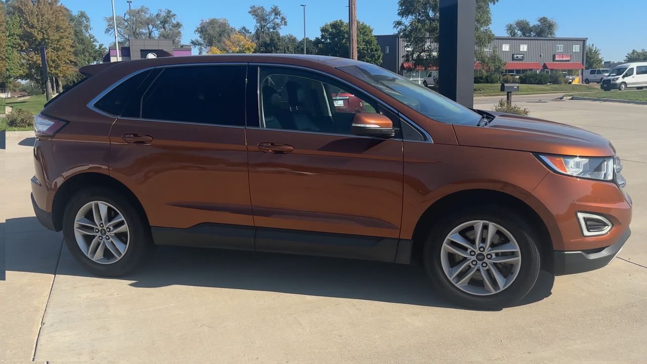 2017 Ford Edge SEL photo 2