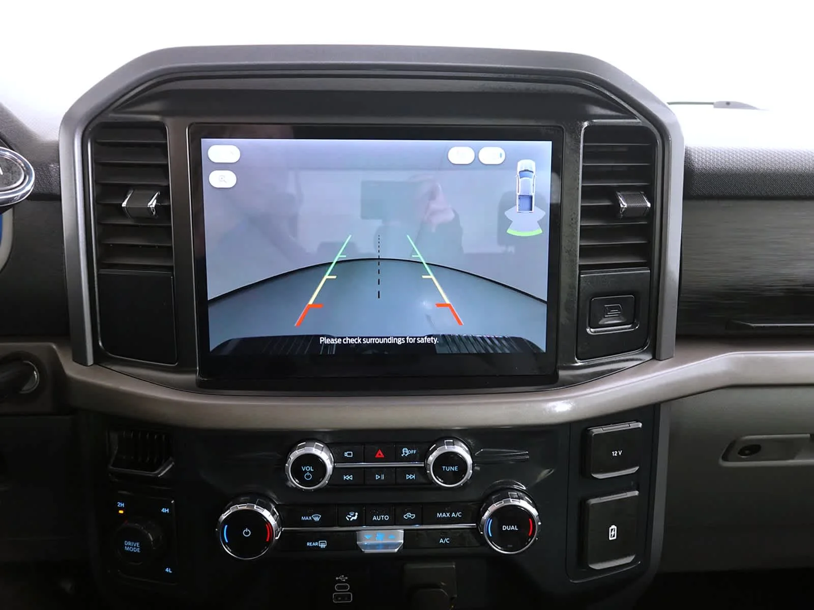 Used 2025 Iconic Silver Metallic Ford XLT image 22