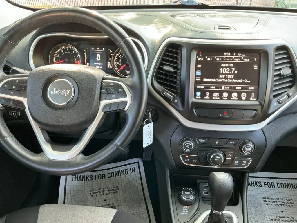 Used 2014 Black Jeep Latitude image 16