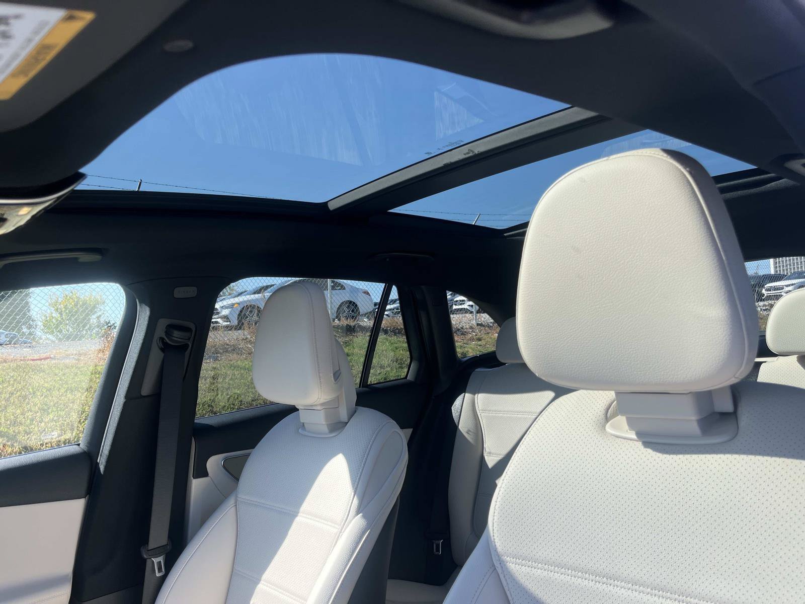 Used 2026 Polar White Mercedes-Benz GLC 300 image 33