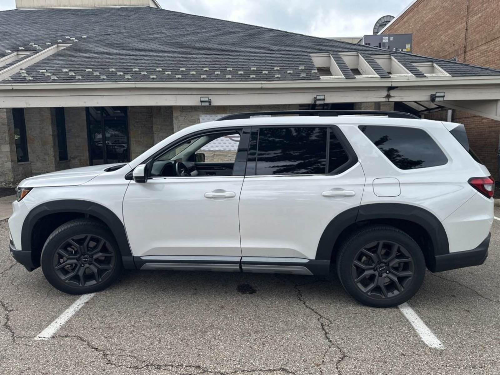 2023 Honda Pilot Touring - Photo 12