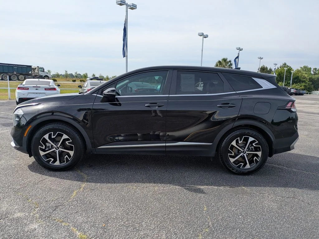 Used 2023 Black Kia EX image 9