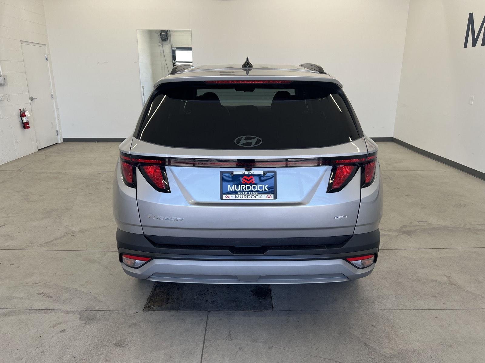 Used 2026 Shimmering Silver Hyundai SEL image 3
