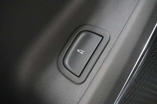 2027 GMC Acadia Denali Ultimate - Photo 17