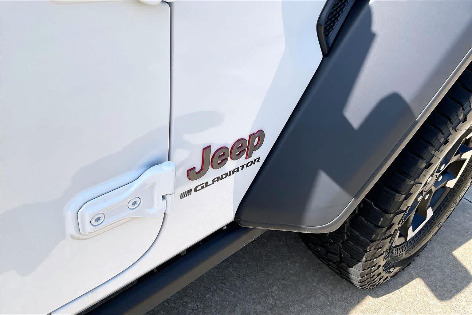 Used 2026 Bright White Clearcoat Jeep Rubicon image 10