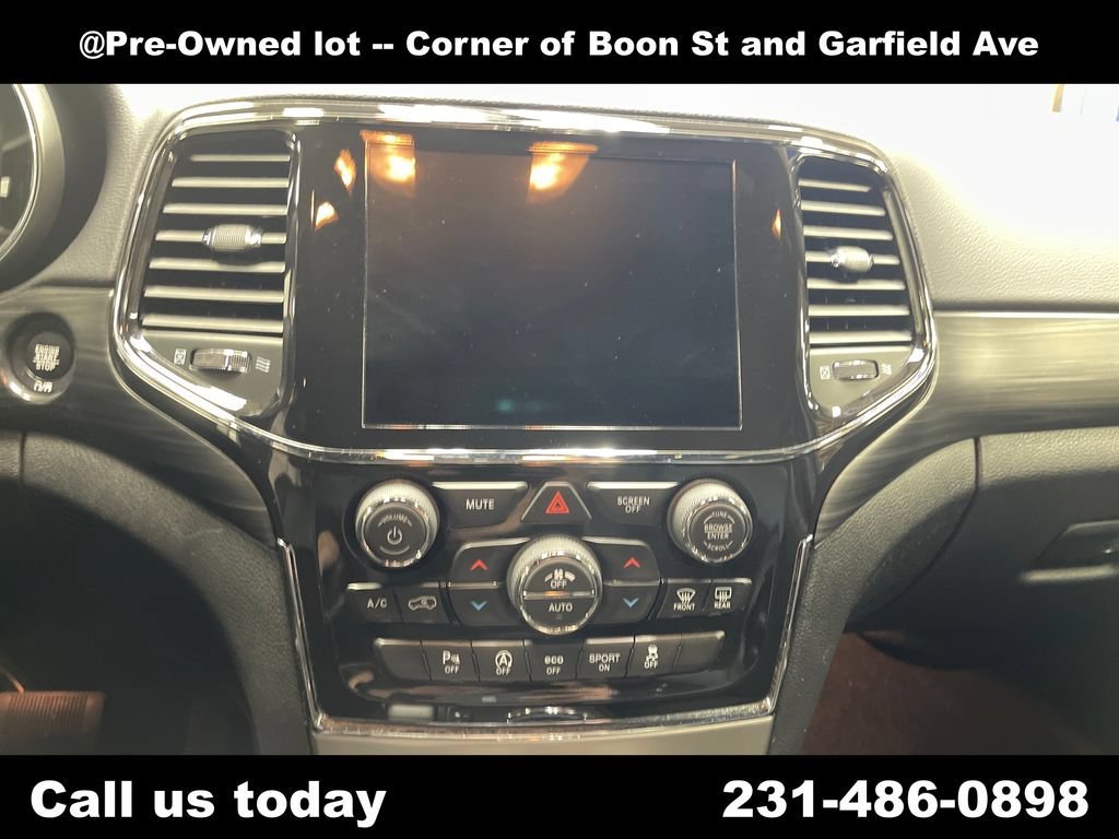 Used 2021  Jeep Laredo X image 19