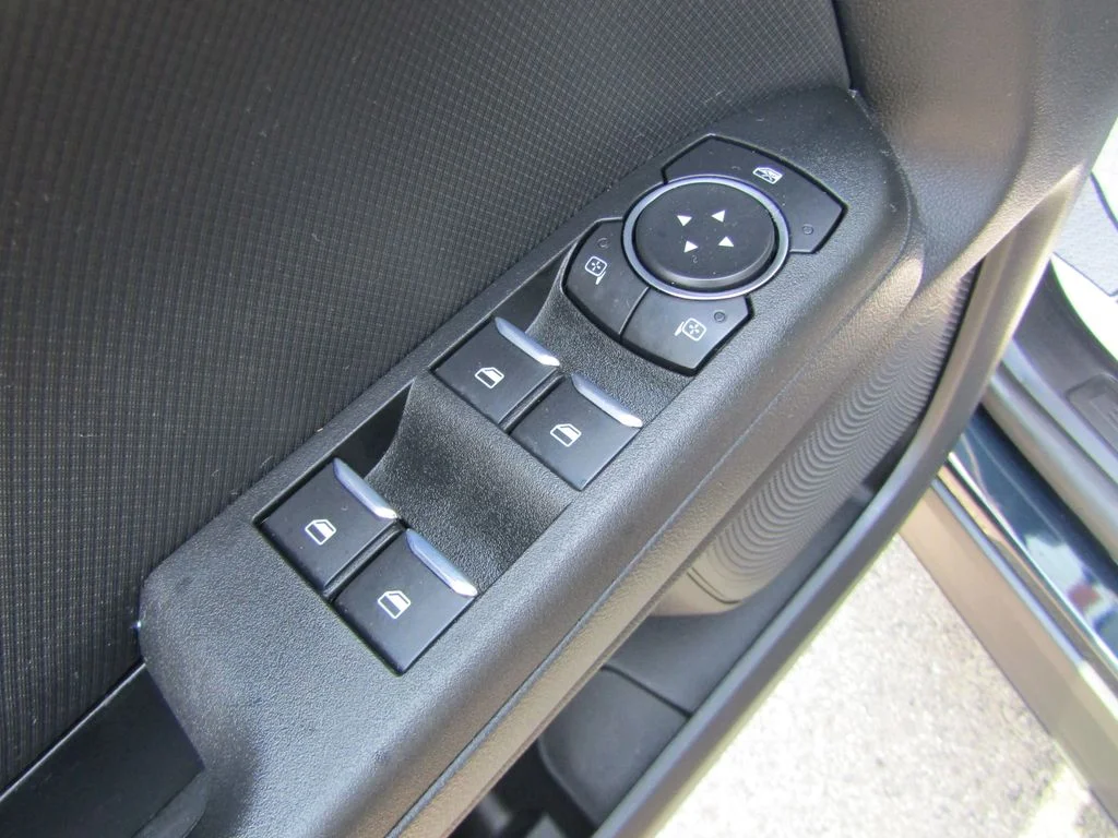 Used 2022 Blue Metallic Ford Big Bend image 29