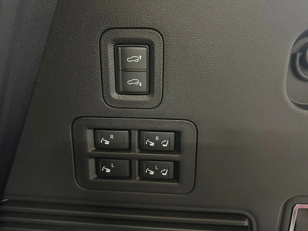 Certified Used 2025 Dynamic Metal INFINITI SENSORY image 27