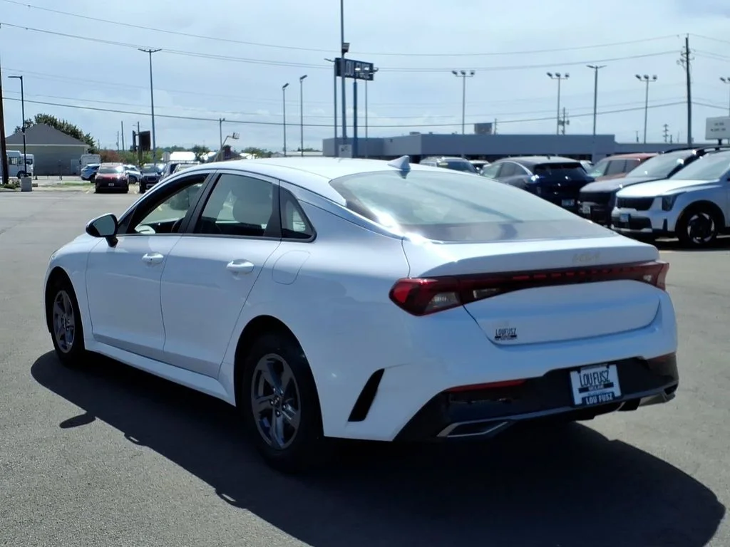 Used 2024 White Kia LXS image 7