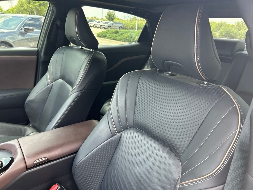 Used 2024  Toyota Limited image 8