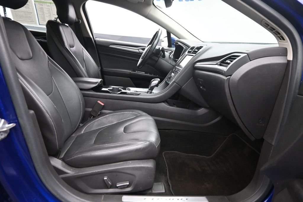 Used 2014 Blue Ford Titanium image 9