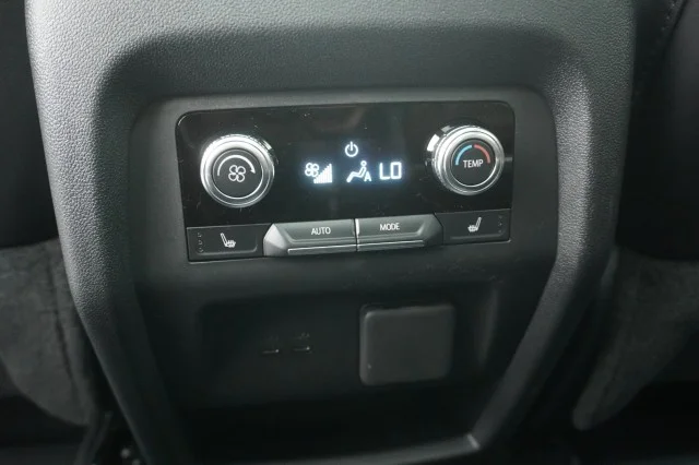 2026 GMC Acadia Denali Ultimate - Photo 26