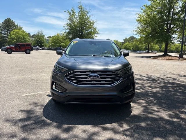 Used 2022 Gray Ford SEL image 9