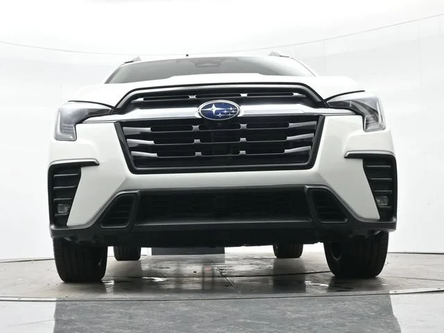 Used 2023 Crystal White Pea Subaru Limited image 28