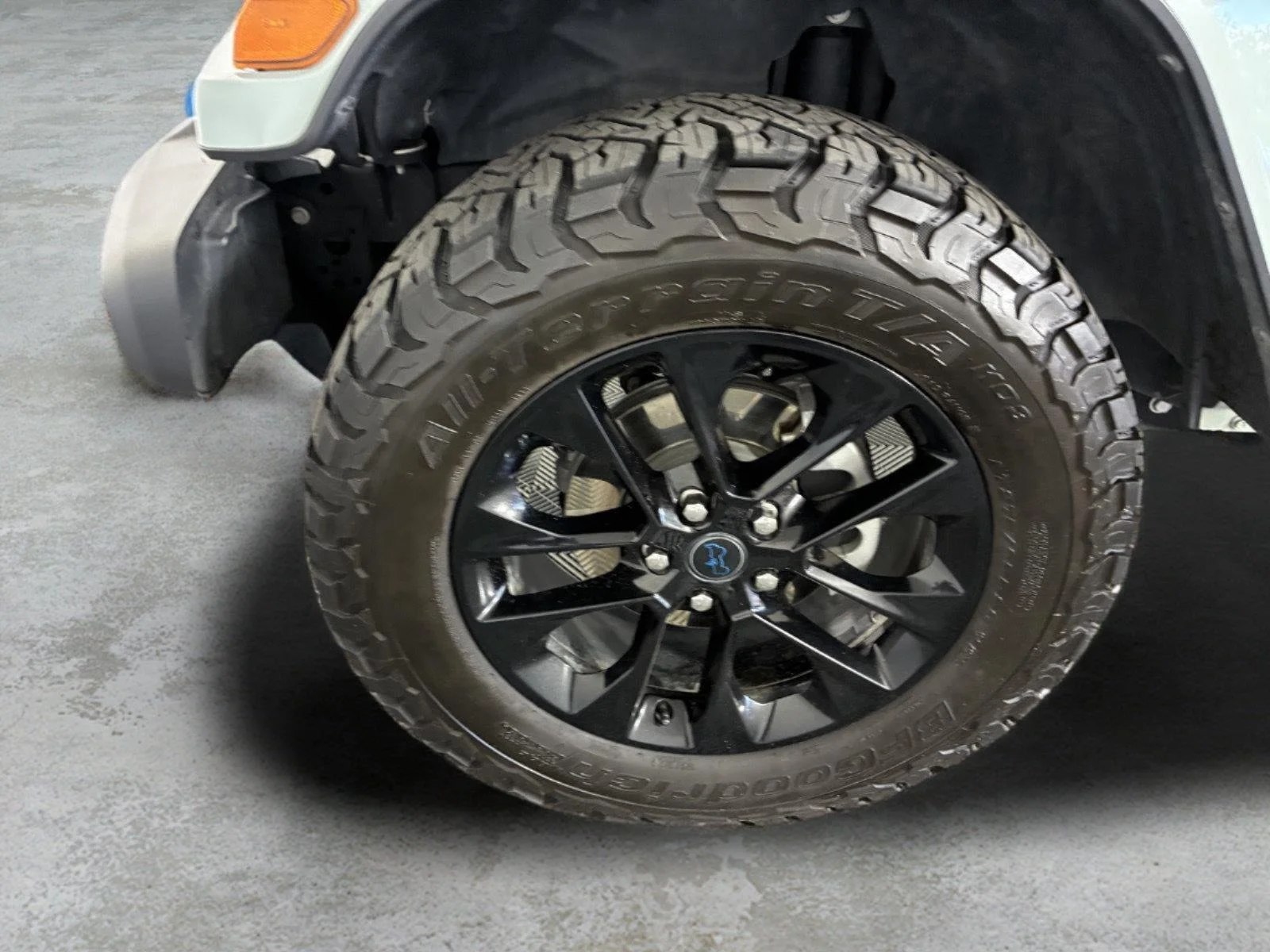 Used 2024 Earl Clearcoat Jeep Sahara image 18