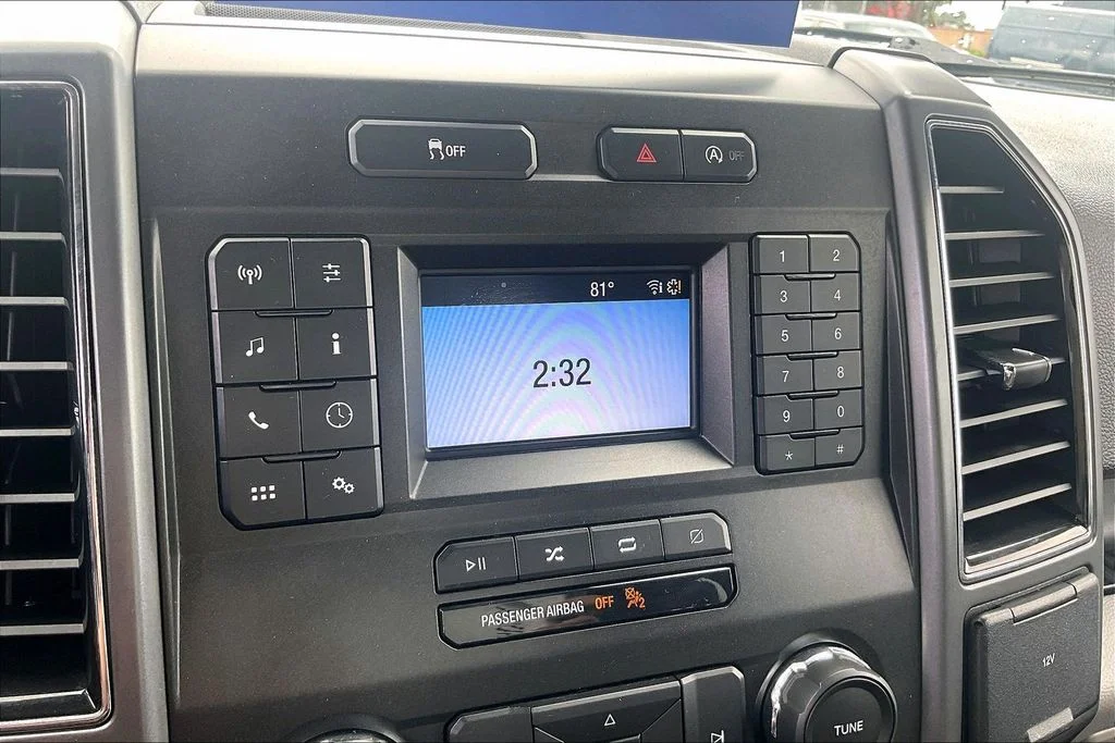 Used 2018 Blue Ford XLT image 35