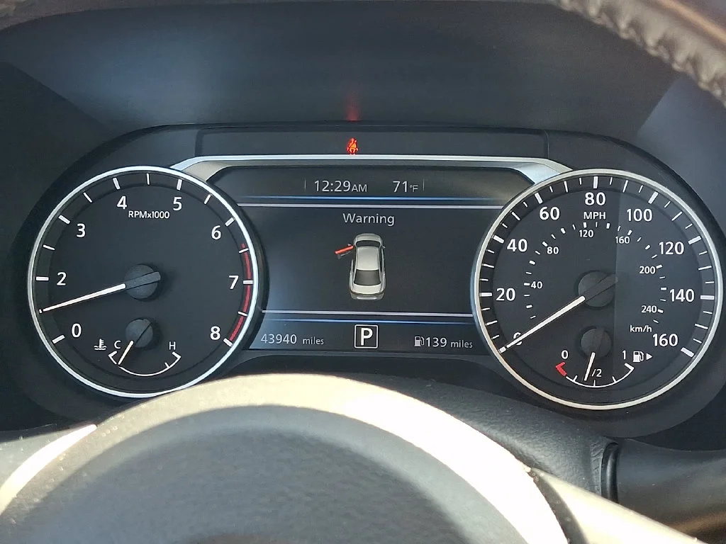 Used 2021 Silver Nissan SV image 26