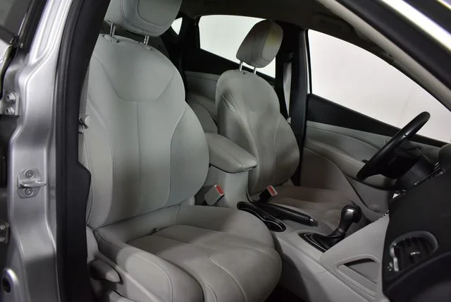 Used 2013 Silver Dodge SXT image 14