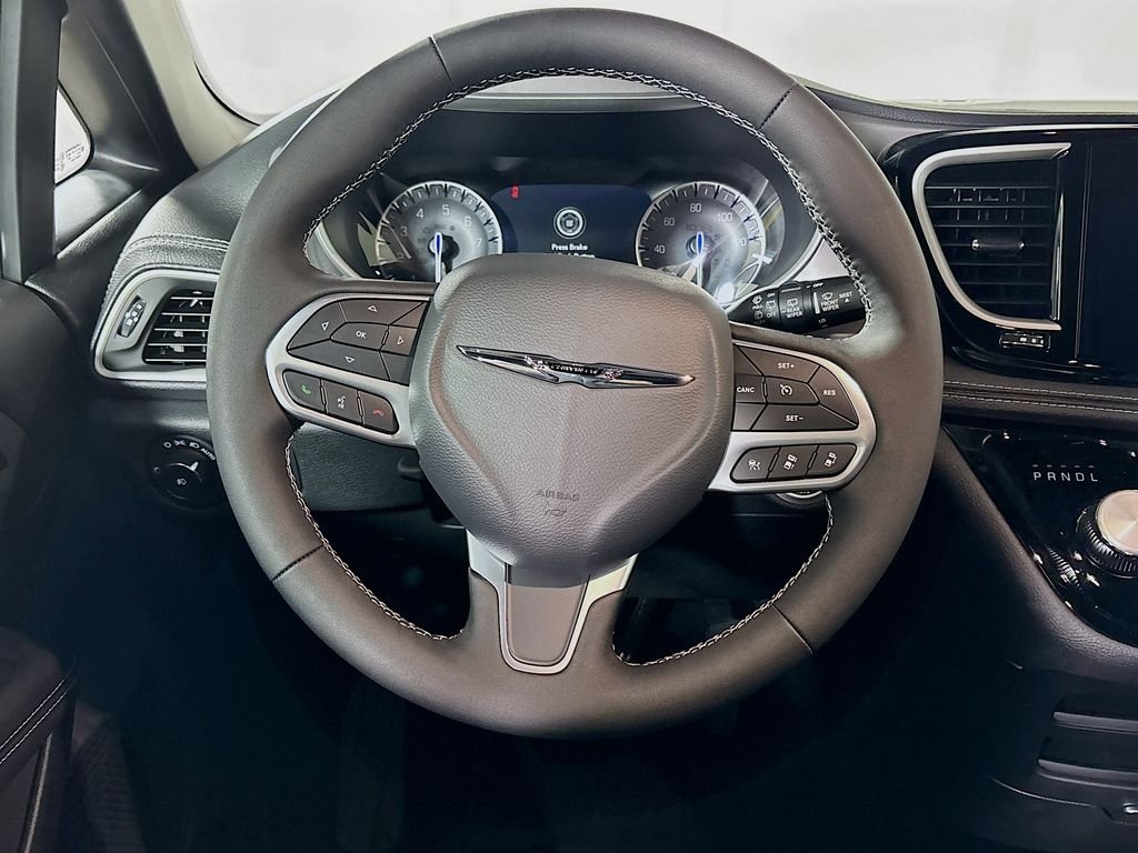 2026 Chrysler Pacifica Select - Photo 13