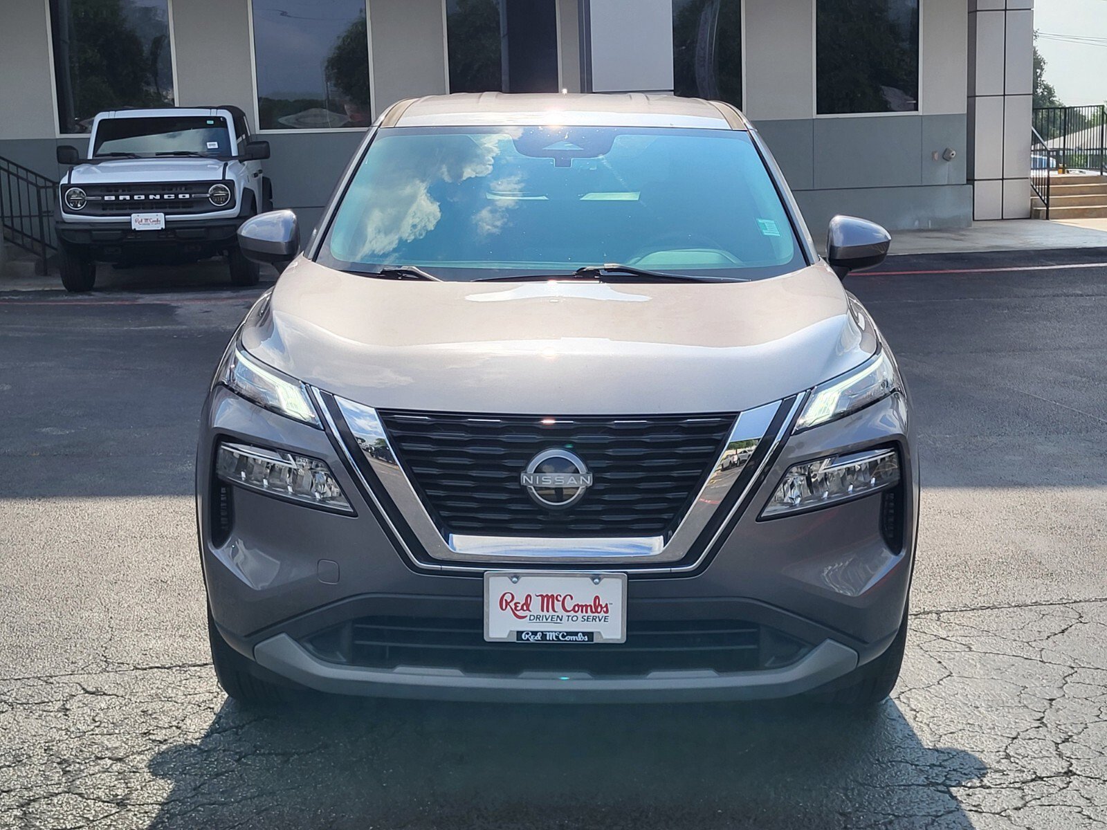 Used 2023 Gun Metallic Nissan SV image 8