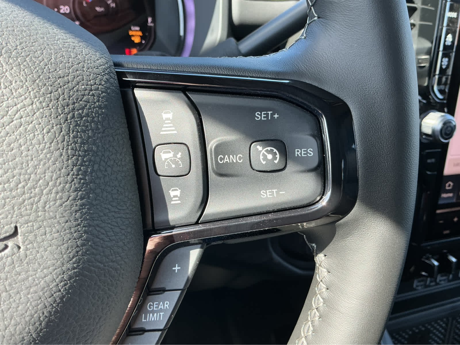 New 2026 Ceramic Gray Clearcoat Ram Limited image 32