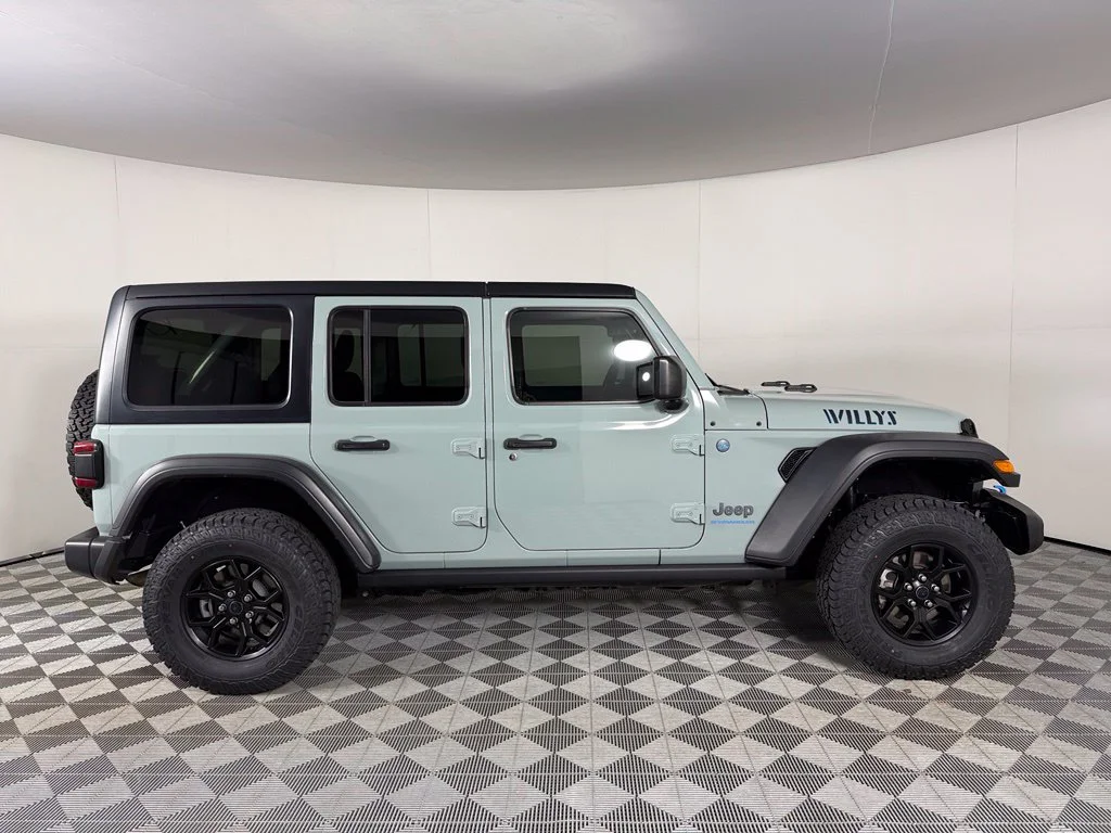 Used 2024  Jeep Willys 4xe image 5