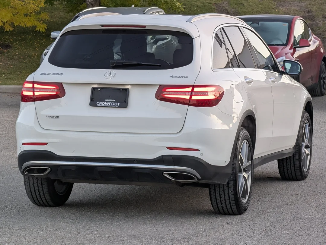 Used 2018 White Mercedes-Benz 300 - - 4MATIC AWD - Power Liftgate - Power Seats - LED Headlights & More! image 8
