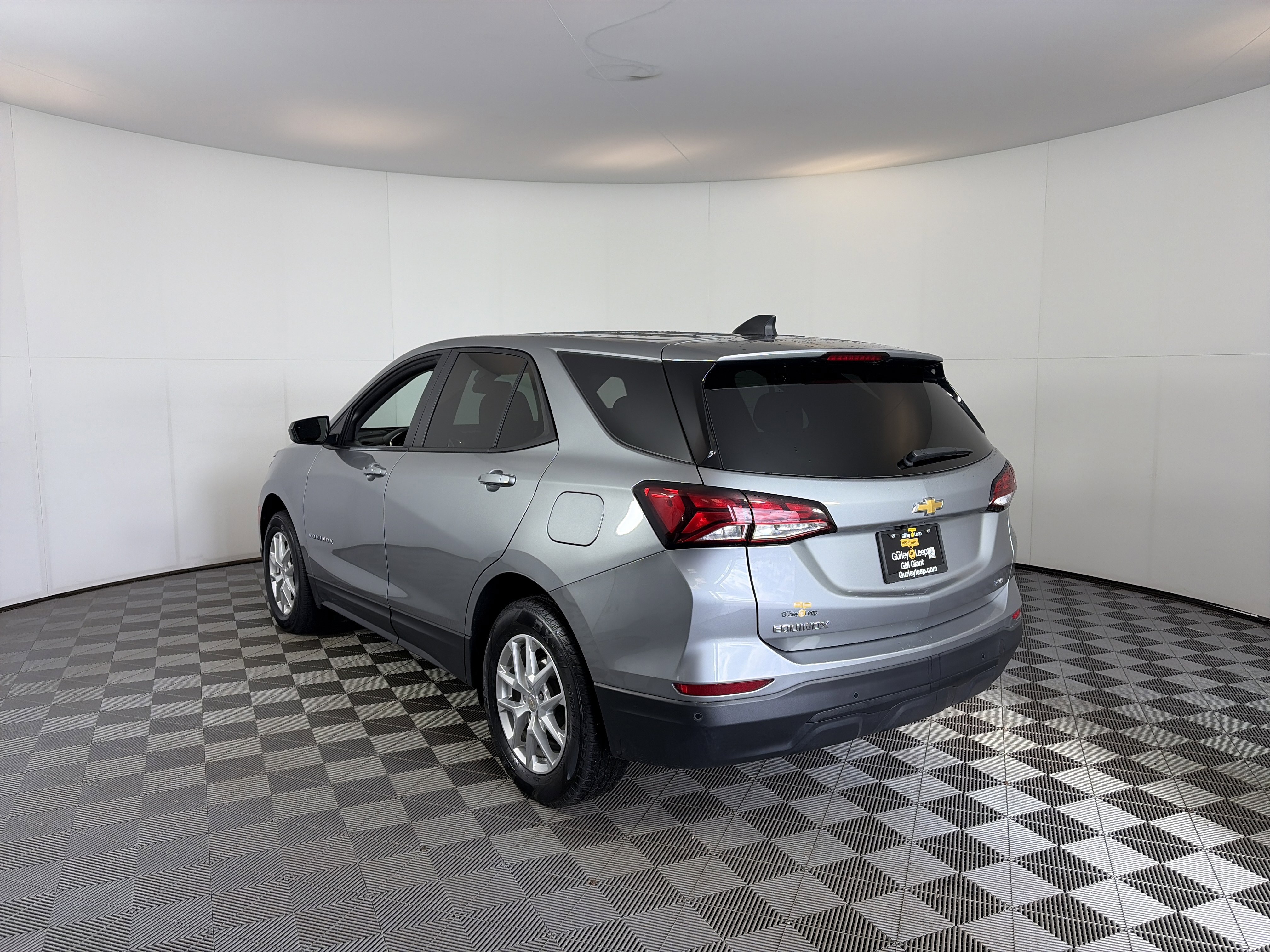 2024 Chevrolet Equinox LS - Photo 8