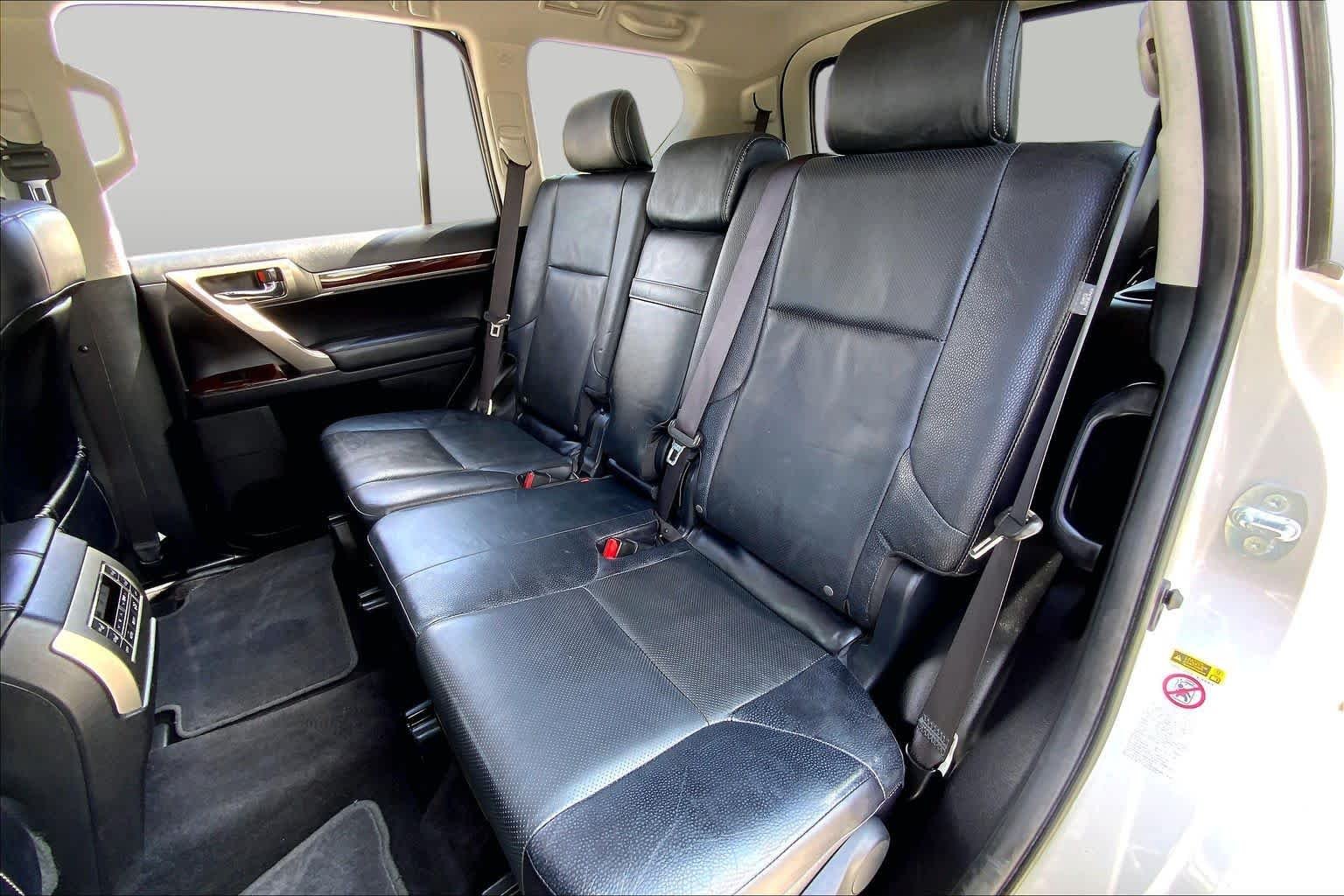 Used 2015 Silver Lining Metallic Lexus  image 20