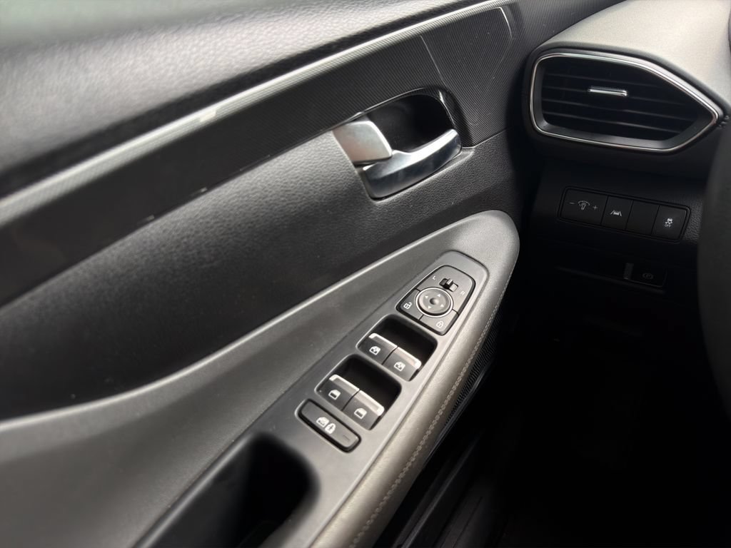 Used 2022 Silver Hyundai SEL image 12