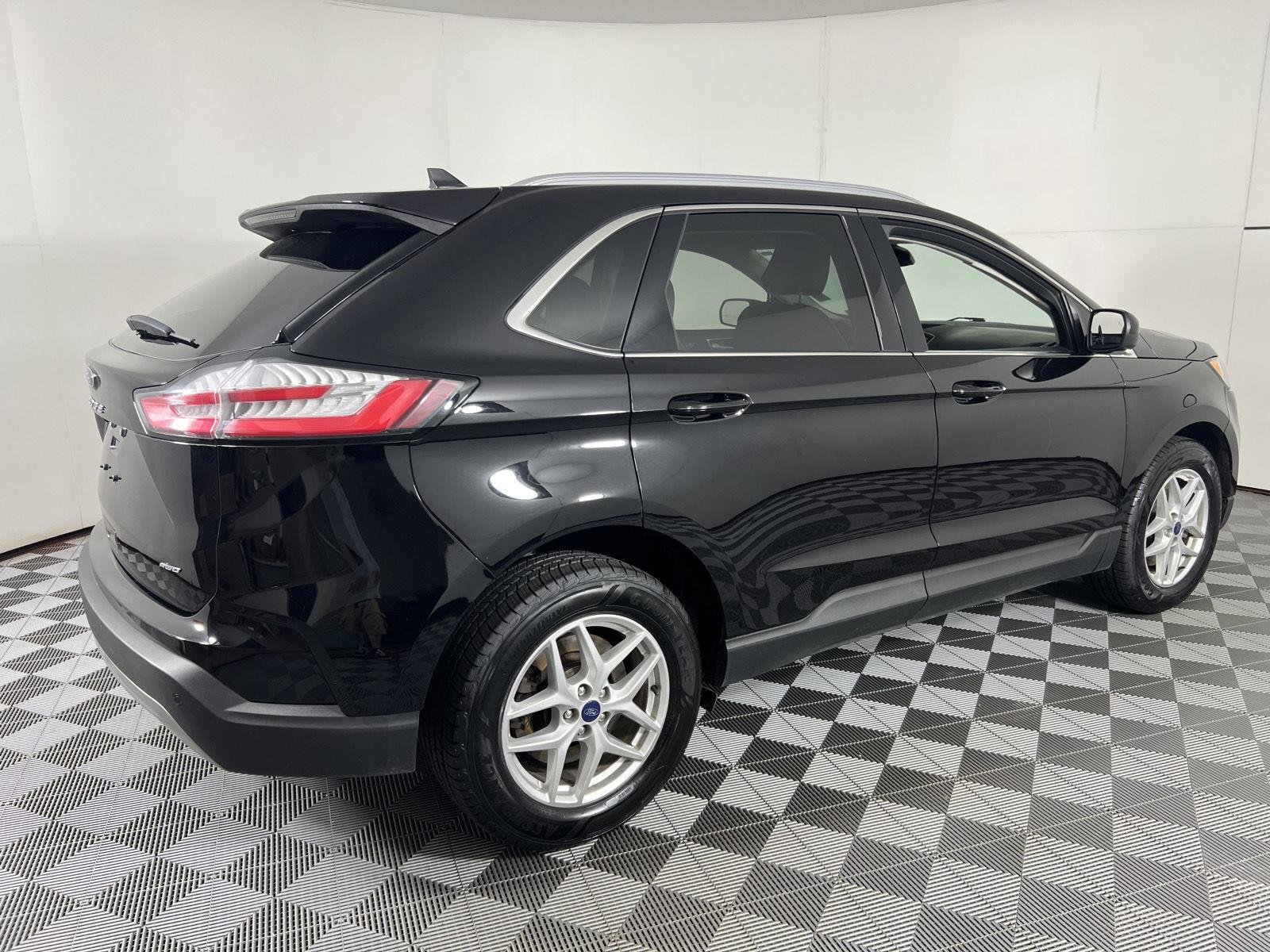 Used 2022 Agate Black Ford SEL image 10