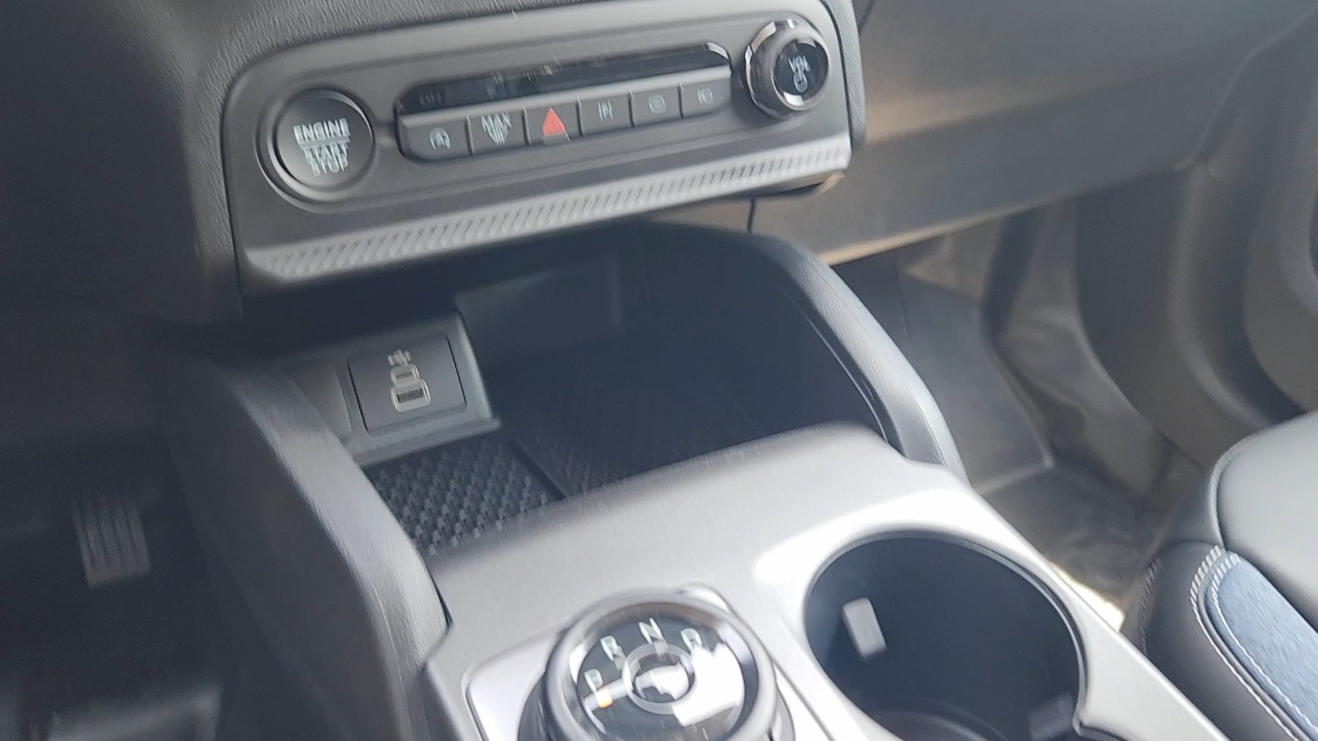 New 2026 Azure Gray Metallic Tri-Coat Ford Outer Banks image 25