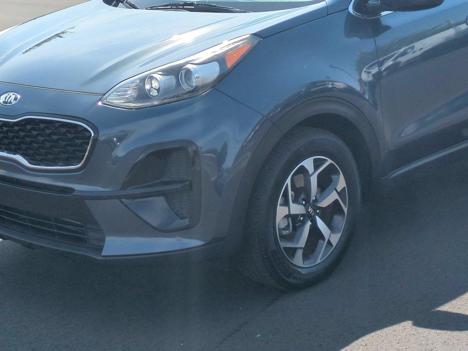 Used 2020 Pacific Blue Kia LX image 9