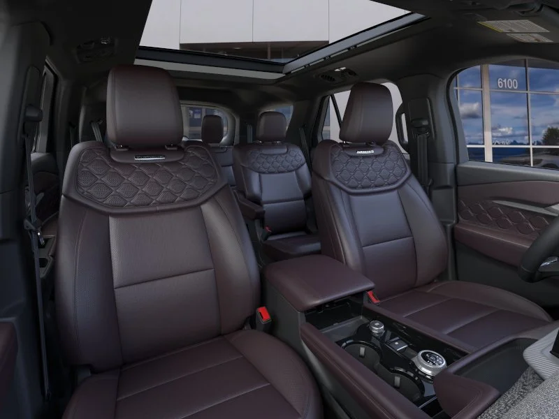 New 2026 Star White Metallic Tri-Coat Ford Platinum™ image 47