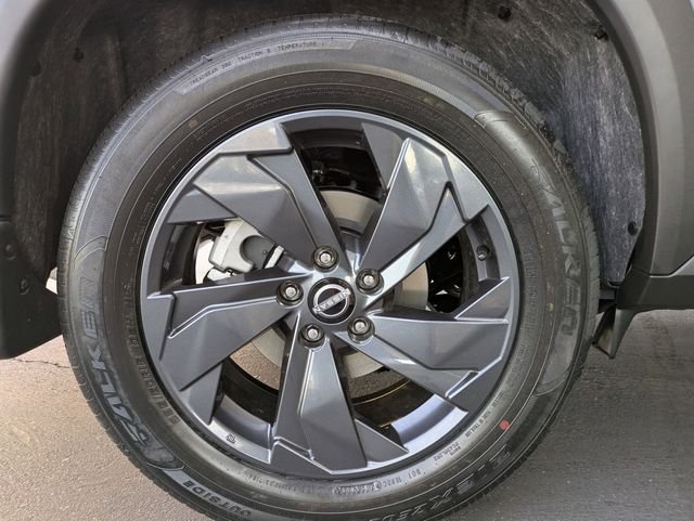 New 2026 Boulder Gray Pearl Nissan SV image 28