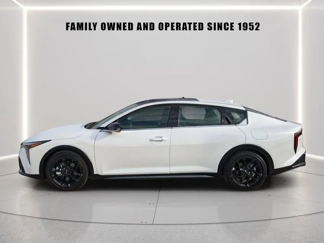 Used 2025 White Kia GT-Line Turbo image 3
