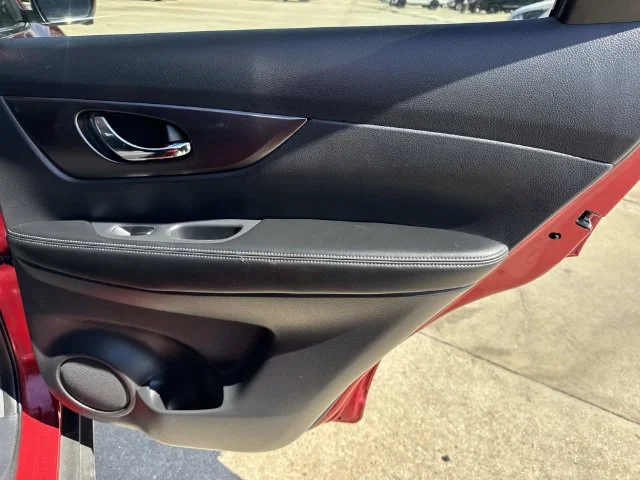 Used 2016 Red Nissan SV image 33