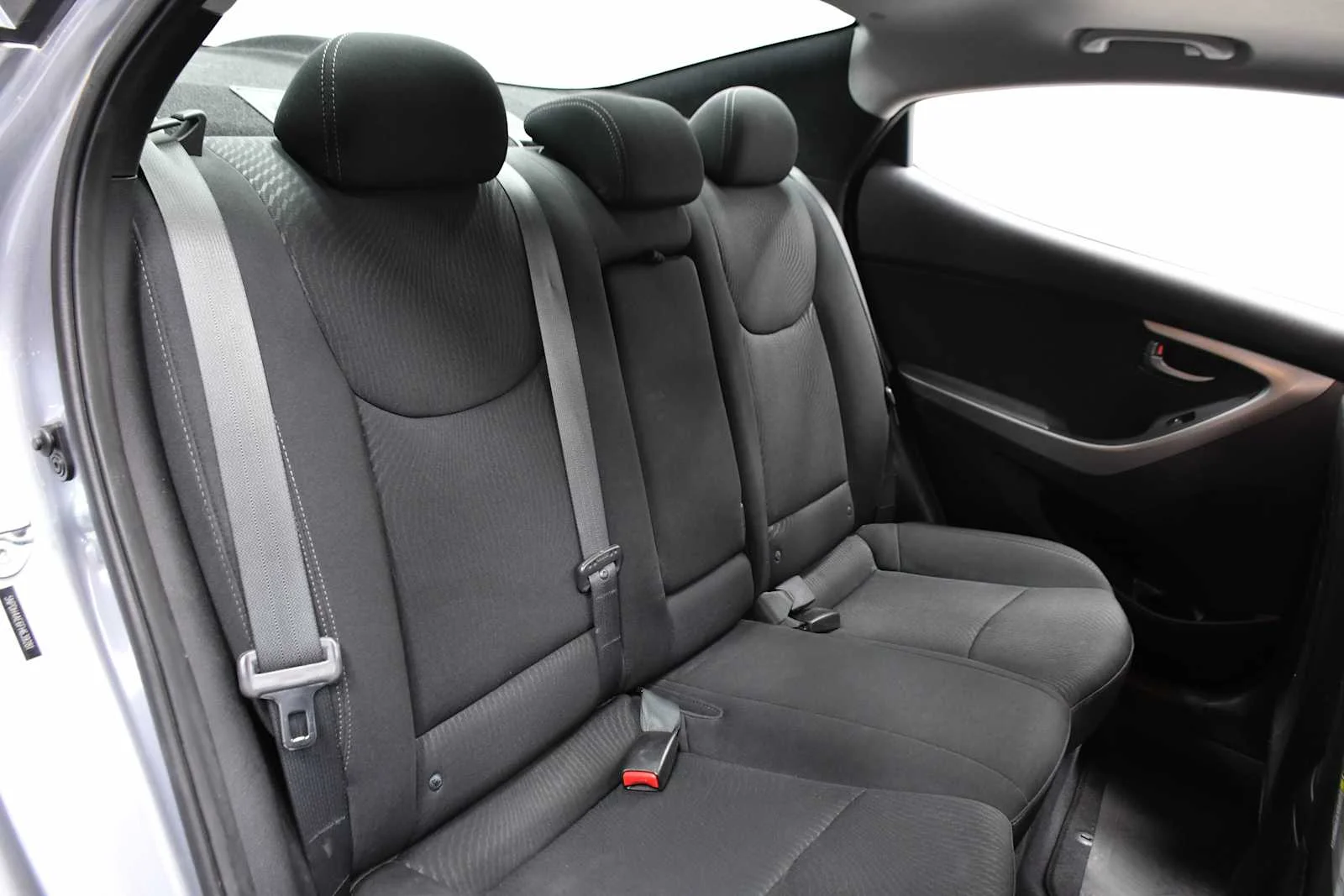 Used 2015 Shale Gray Metallic Hyundai SE image 21