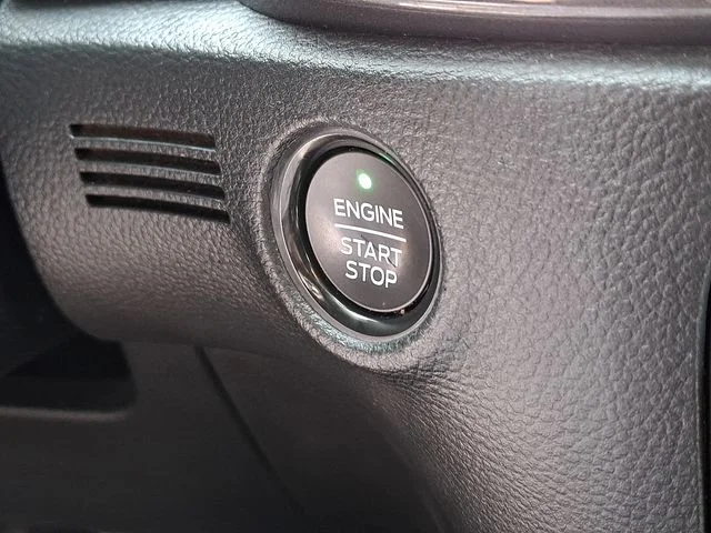 Used 2021 Black Ford Lariat image 25