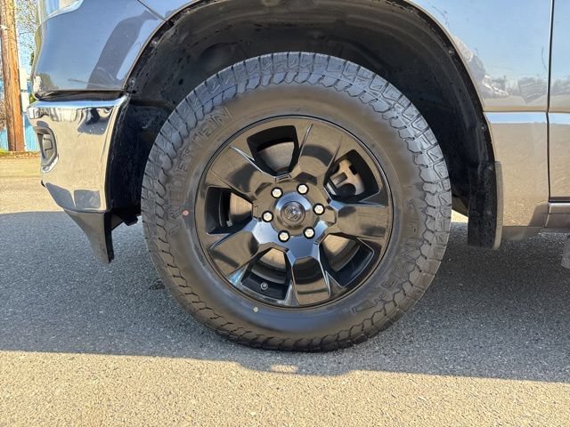 Used 2021 Granite Crystal Metallic Clearcoat Ram Big Horn/Lone Star image 17