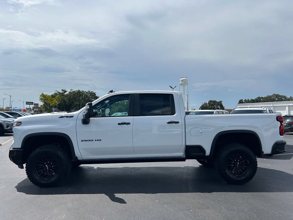2026 Chevrolet Silverado 2500 HD ZR2 - Photo 5