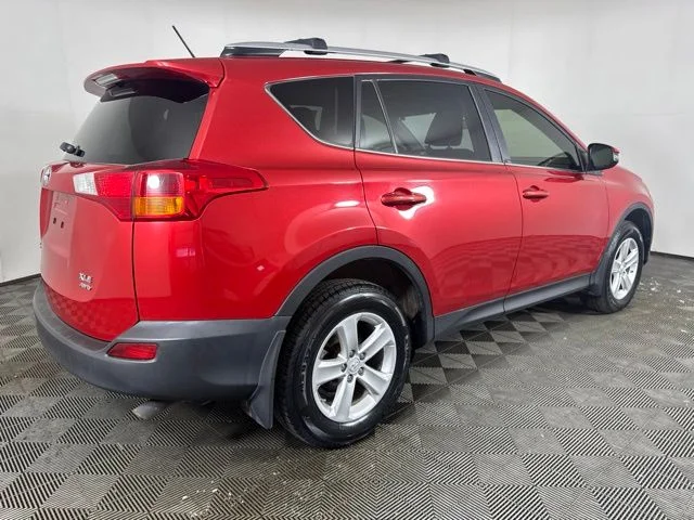 Used 2013 Barcelona Red Metallic Toyota XLE image 3