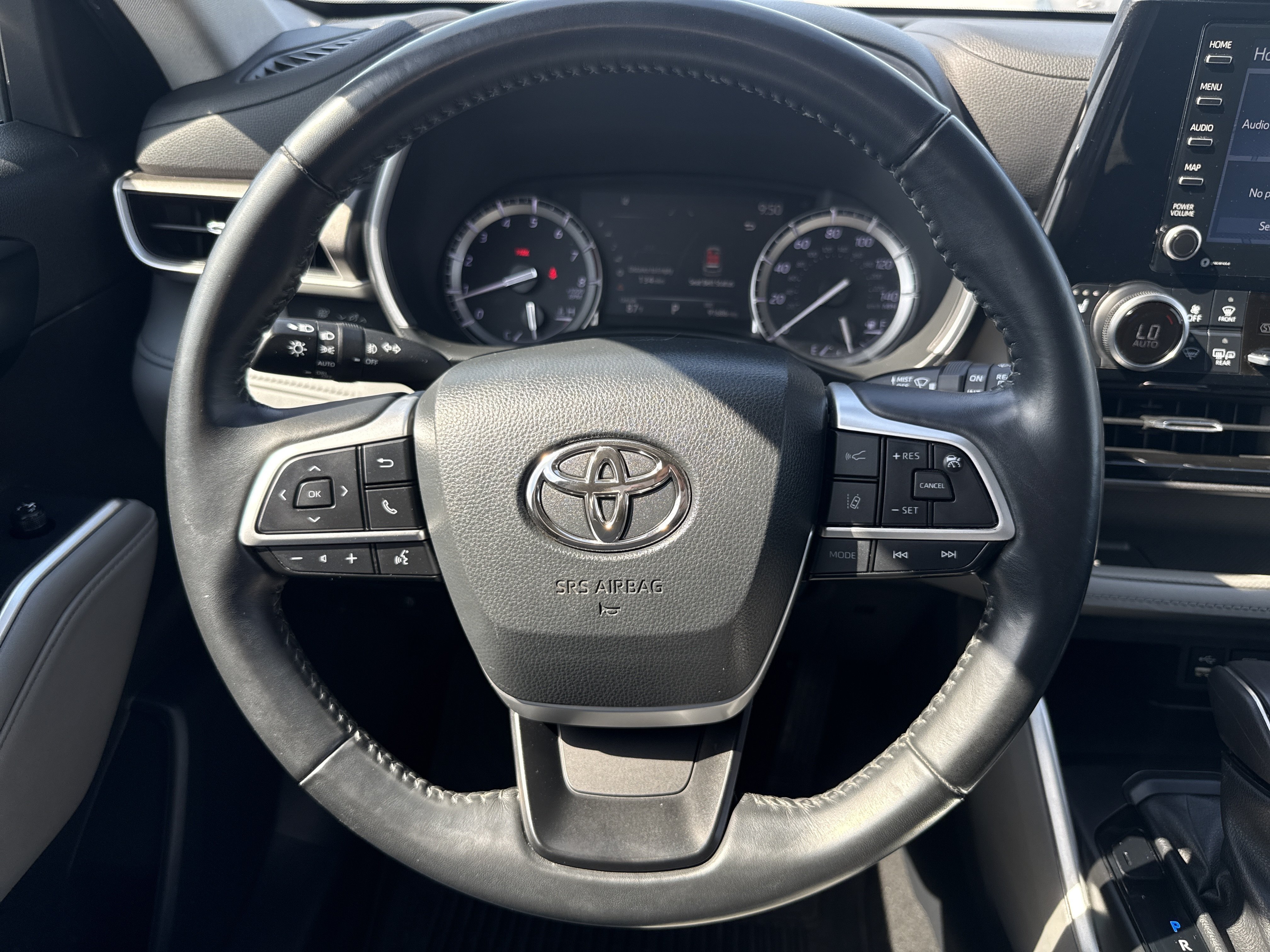 Used 2022 Celestial Silver Metallic Toyota XLE image 17