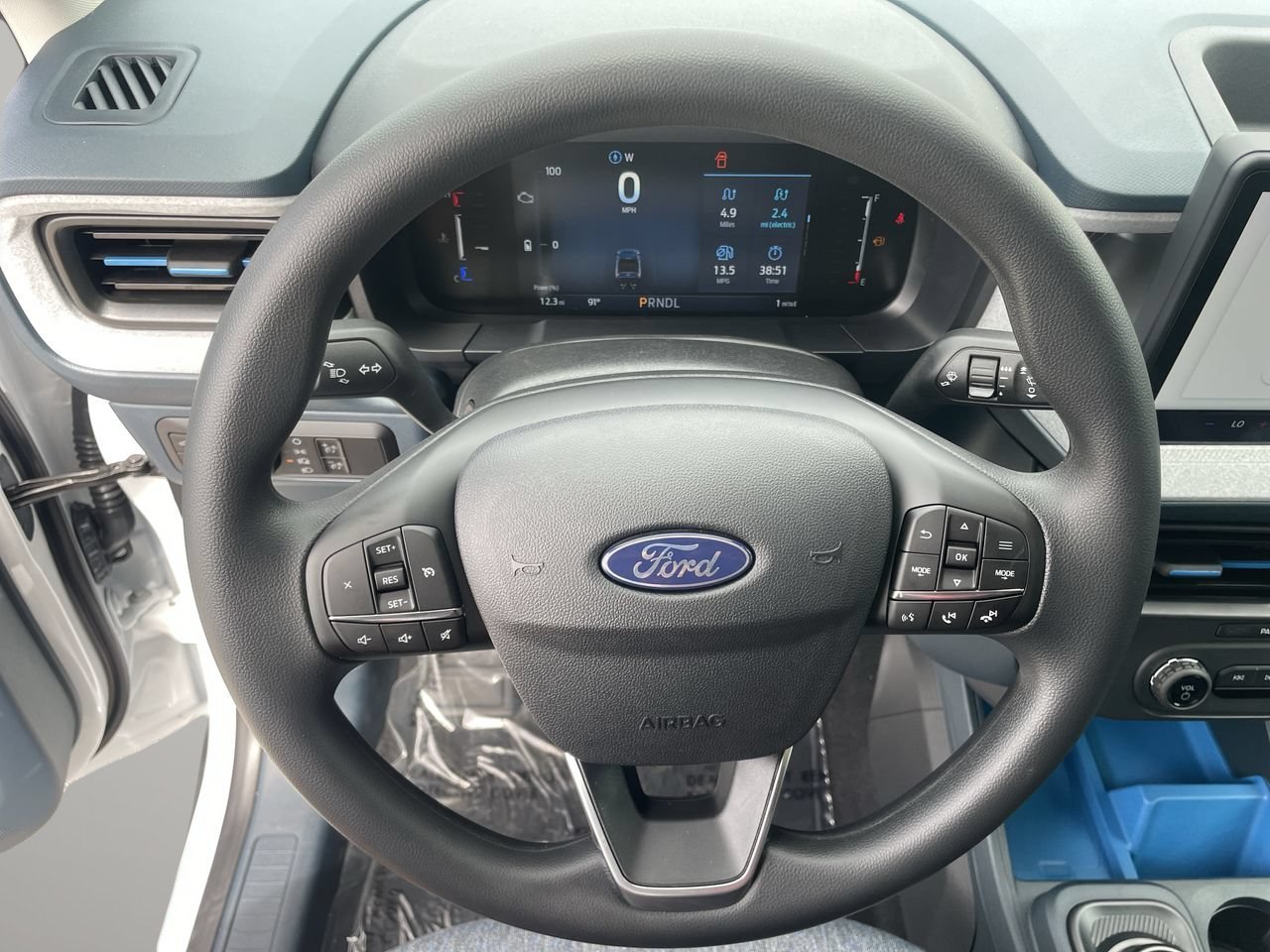 New 2026 Oxford White Ford XLT image 27
