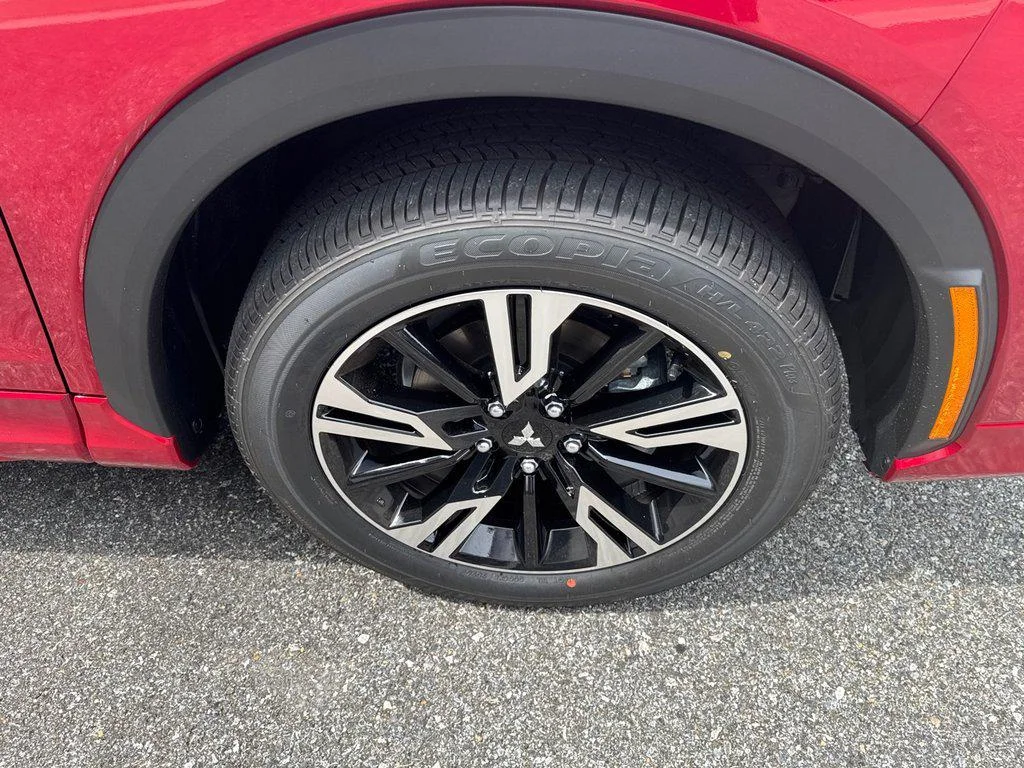 New 2026 Red Diamond Mitsubishi SEL 1.5T S-AWC image 9